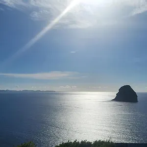 ti-paillettes-calme-vue-mer-et-plage-a-50-m.comcaribbean.com/
